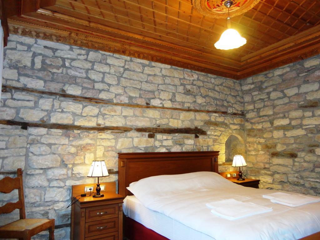Hotel Kalemi 2 Gjirokastër Rum bild