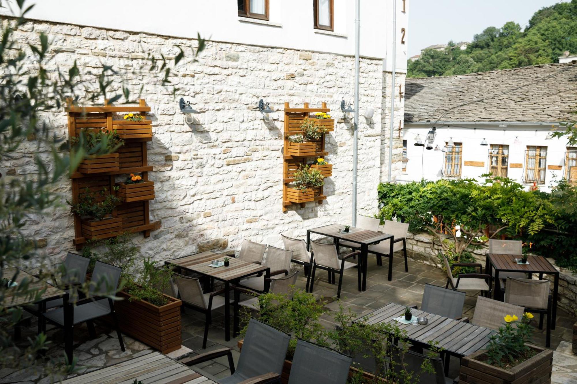 Hotel Kalemi 2 Gjirokastër Exteriör bild
