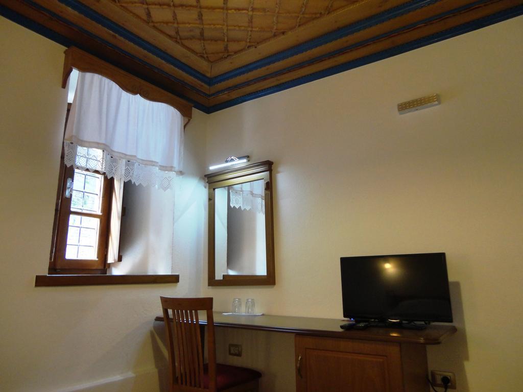 Hotel Kalemi 2 Gjirokastër Exteriör bild